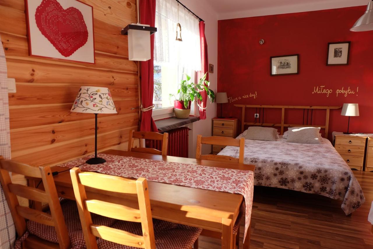 Willa Pod Aniolem - Pokoje Goscinne & Apartamenty Z Widokiem Na Gory Щирк Екстериор снимка